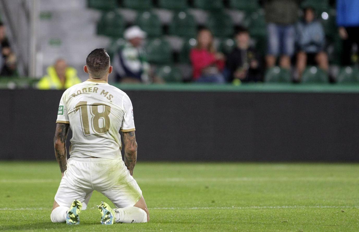 包含里程碑夜纽约尼克斯止住颓势;国王杯国际比赛日刷纪录;气氛紧张;年轻球员得到机会的词条 包含里程碑夜纽约尼克斯止住颓势;国王杯国际比赛日刷纪录;气氛紧张;年轻球员得到机会的词条